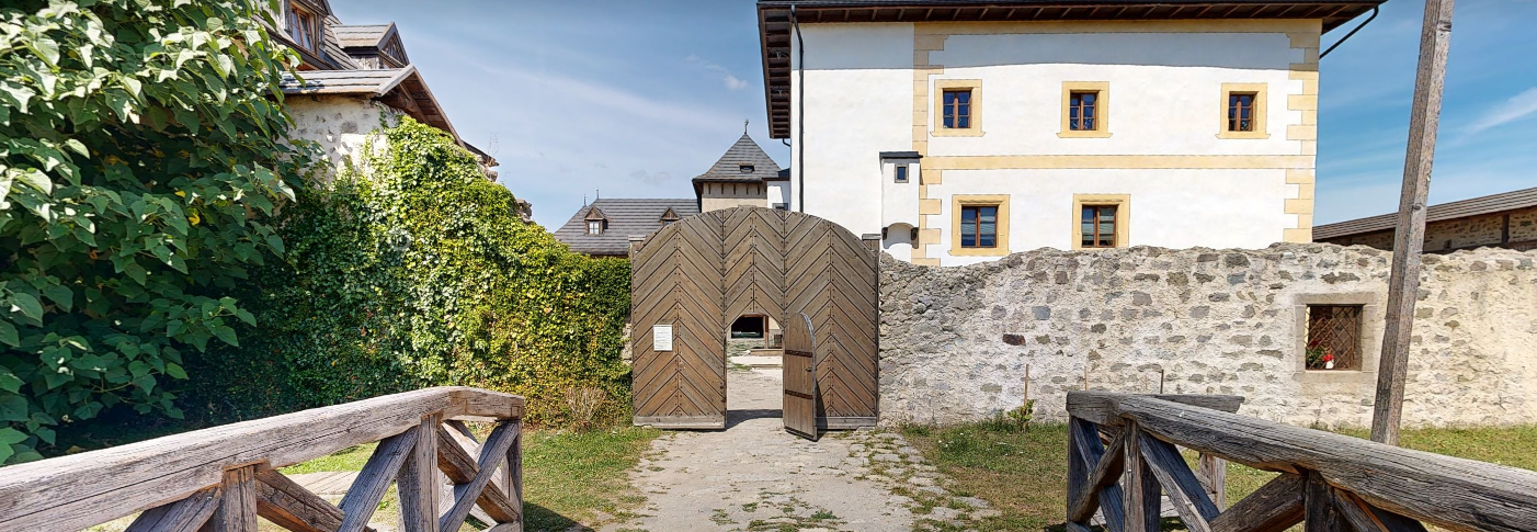 Vodný hrad Hronsek — vstupná brána