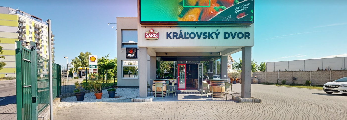 Reštaurácia Kráľovský dvor — vstup